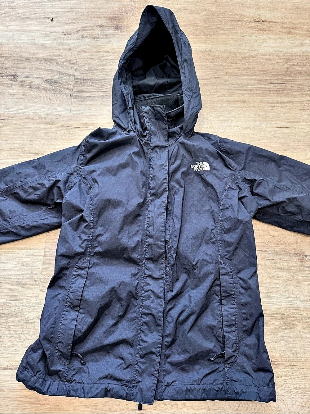 The North Face Women's Hooded Windbreaker Size Medium